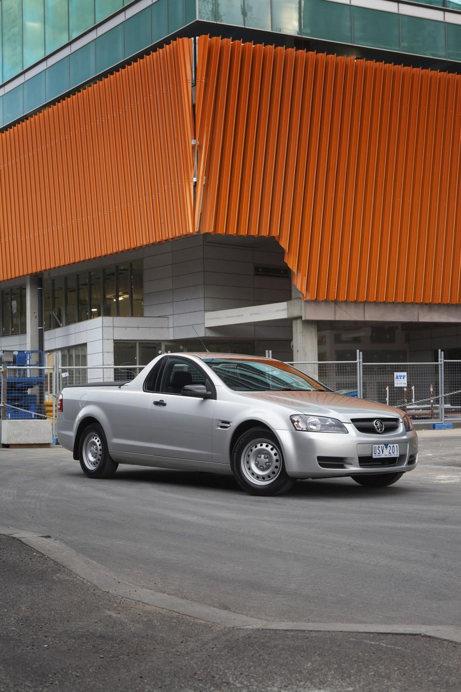  Holden Commodore VE Omega Ute 2007 года  (фото 7 из 23)